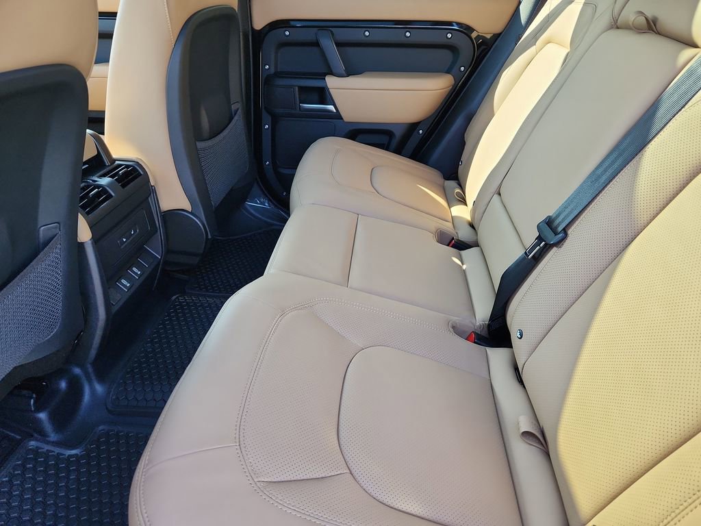 Used 2026 Land Rover Defender 110 S AWD/4WD image 5