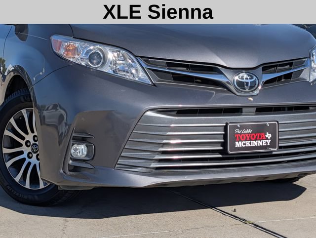 Used 2019 Toyota Sienna XLE w/ XLE Navigation Package FWD image 3
