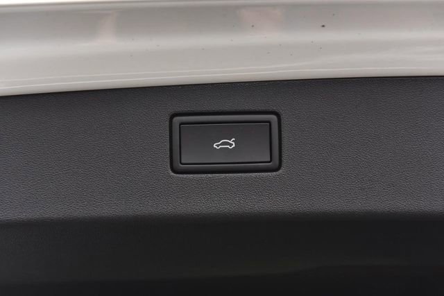 New 2026 Volkswagen Tiguan SE R-Line image 26