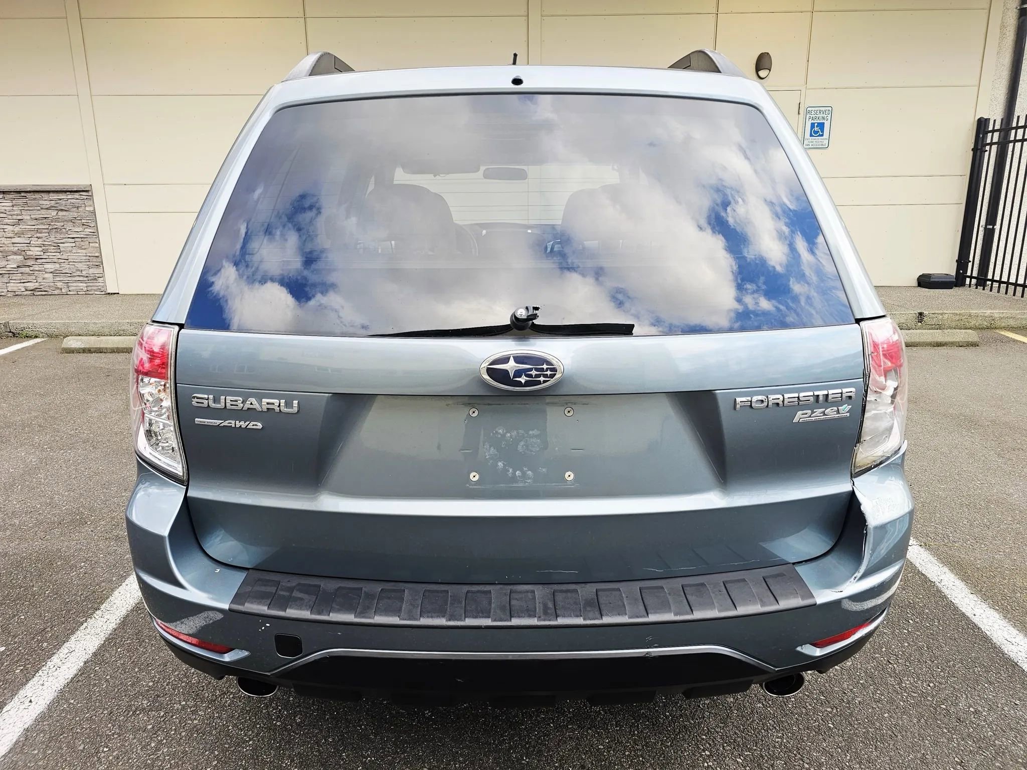 Used 2010 Subaru Forester 2.5X Premium image 4