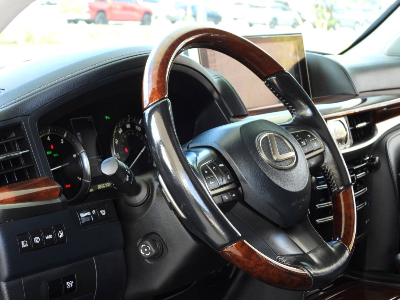 Used 2016 Lexus LX 570 4WD w/ 3rd Row & Luxury Pkg image 80