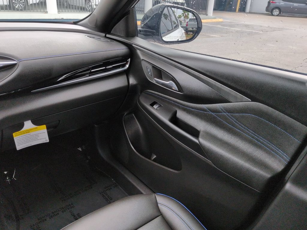 Used 2025 Buick Envista Sport Touring w/ Experience Buick Package FWD image 17