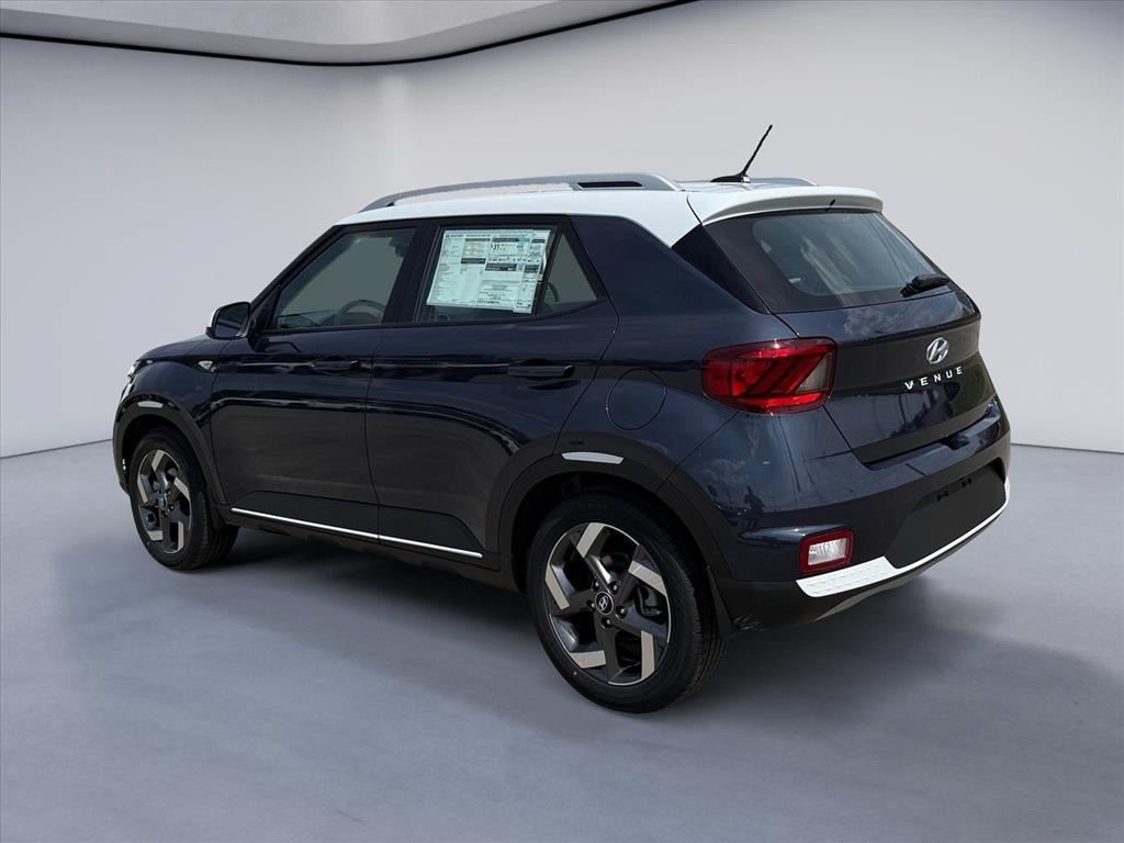 Used 2026 Hyundai Venue SEL FWD image 3