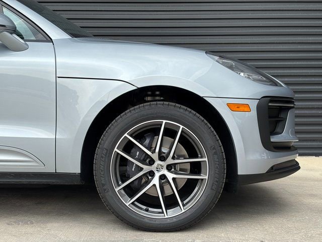 Certified 2026 Porsche Macan image 11