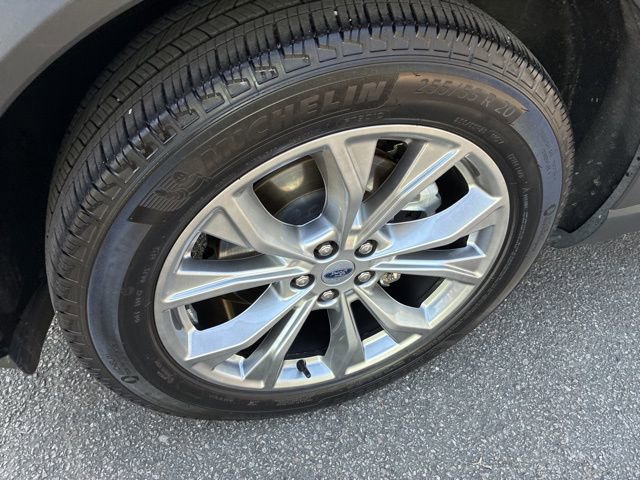 Used 2024 Ford Explorer XLT w/ Equipment Group 202A image 11