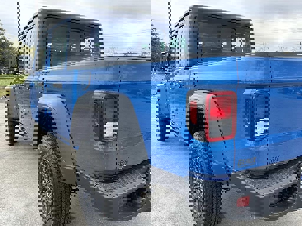 New 2026 Jeep Gladiator Sport image 10