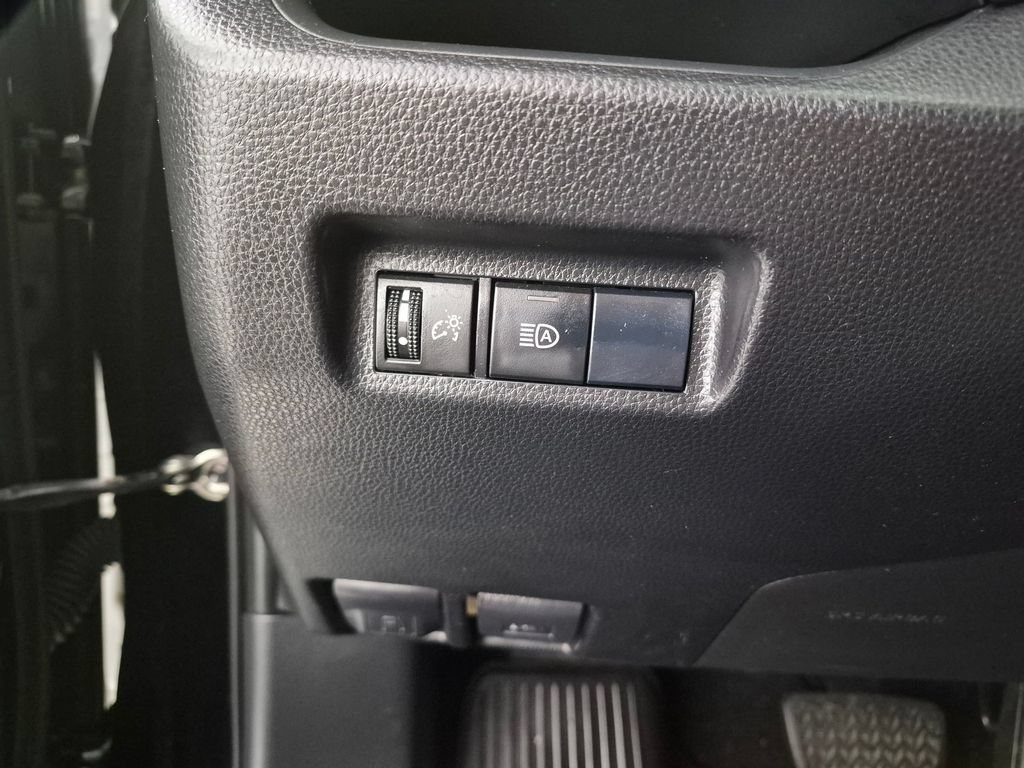 Used 2019 Toyota RAV4 XLE w/ Carpet Mat Package AWD/4WD image 12