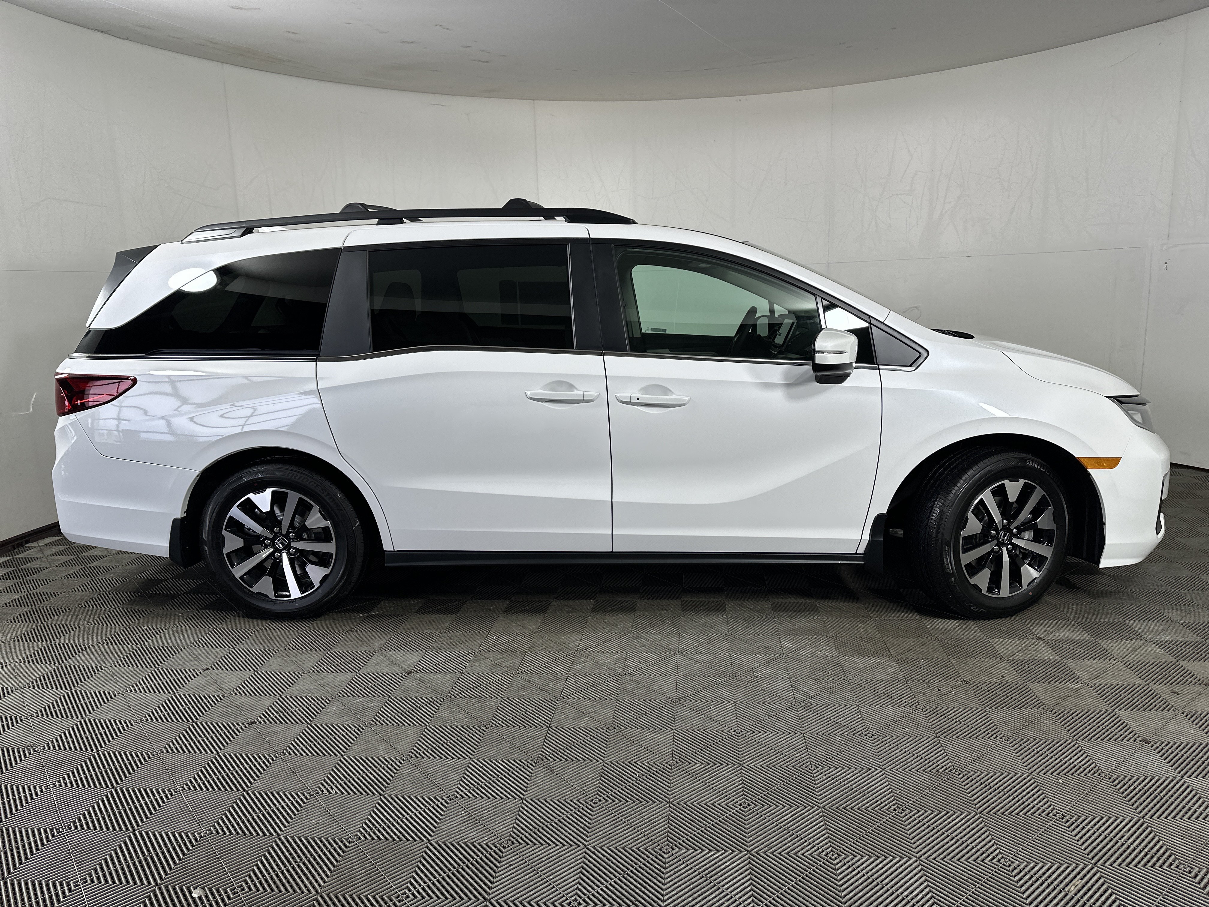 New 2026 Honda Odyssey EX-L image 8
