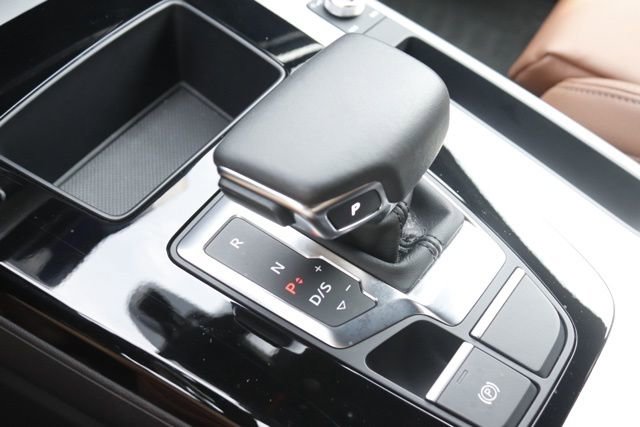 Used 2025 Audi Q5 2.0T Premium w/ Convenience Plus Package image 29