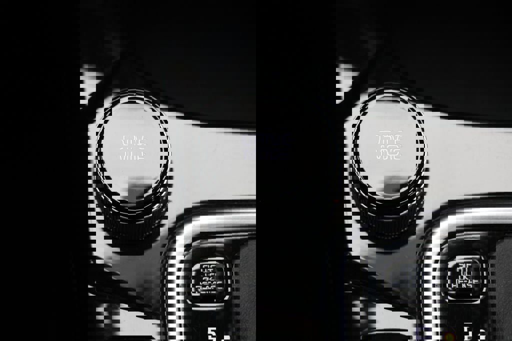 Used 2024 Kia Seltos SX image 27