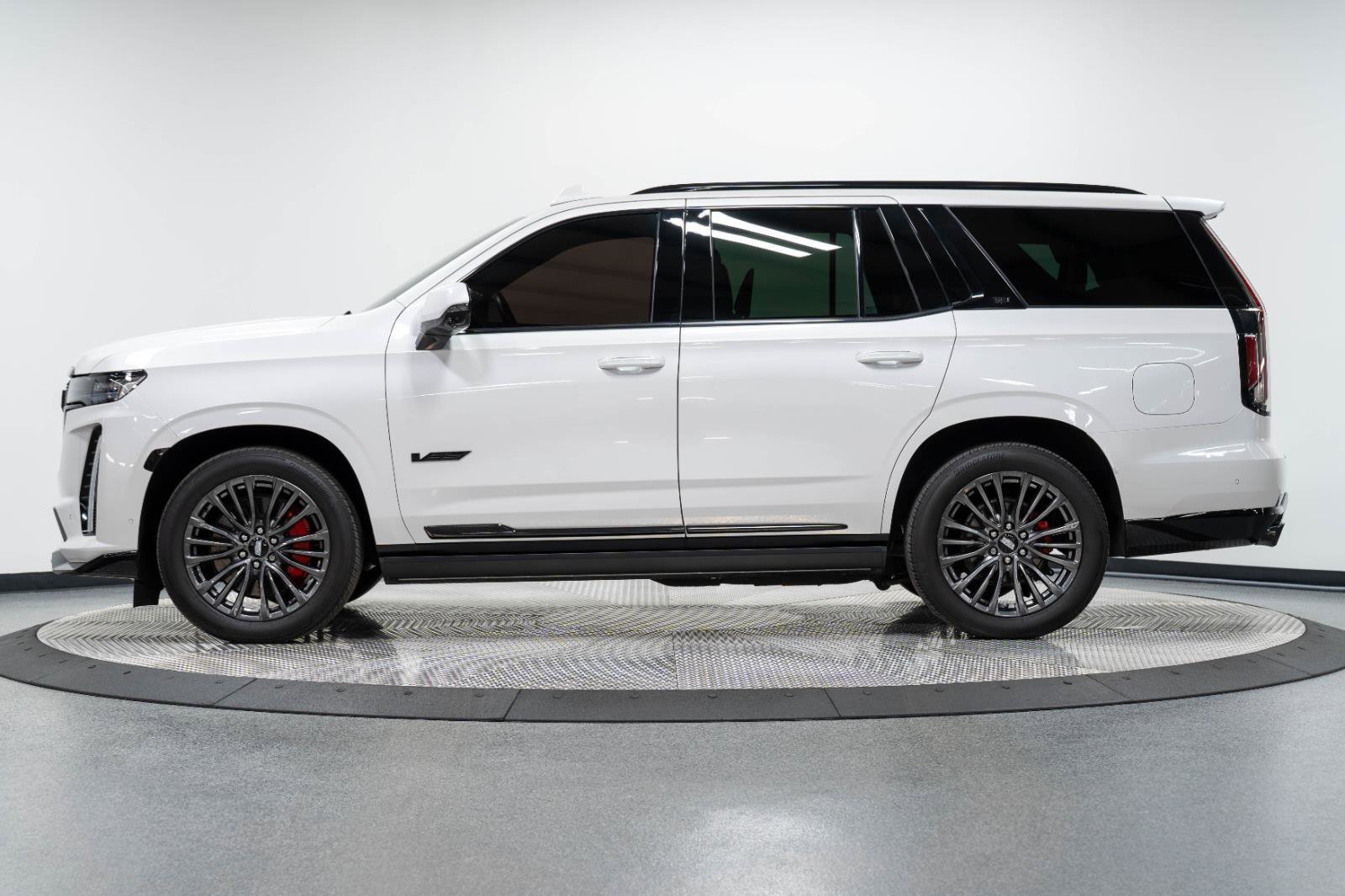 Used 2023 Cadillac Escalade V image 9