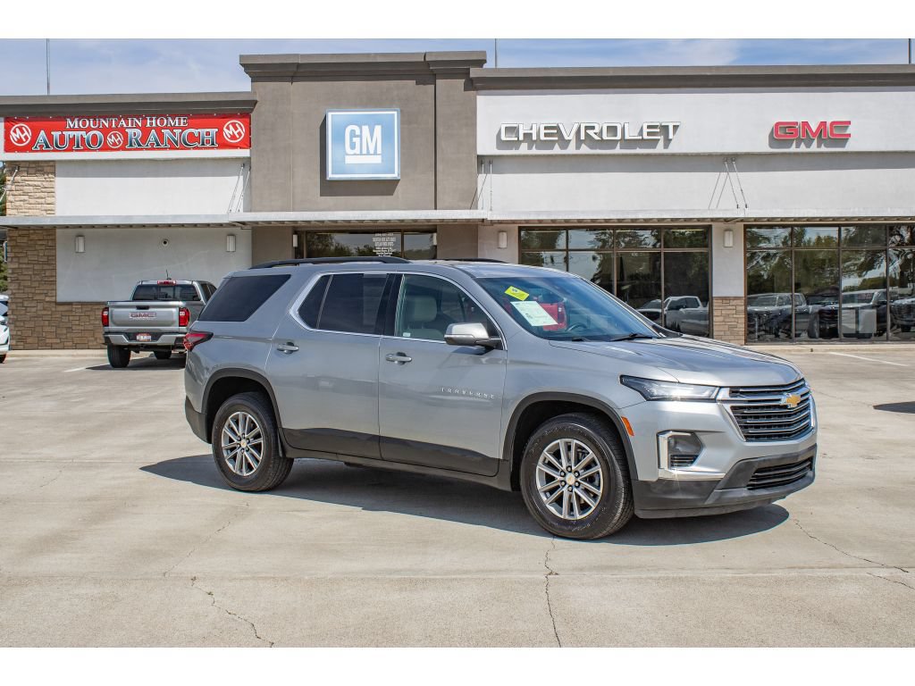 Used 2023 Chevrolet Traverse LT w/ LPO, Cargo Package AWD/4WD image 1