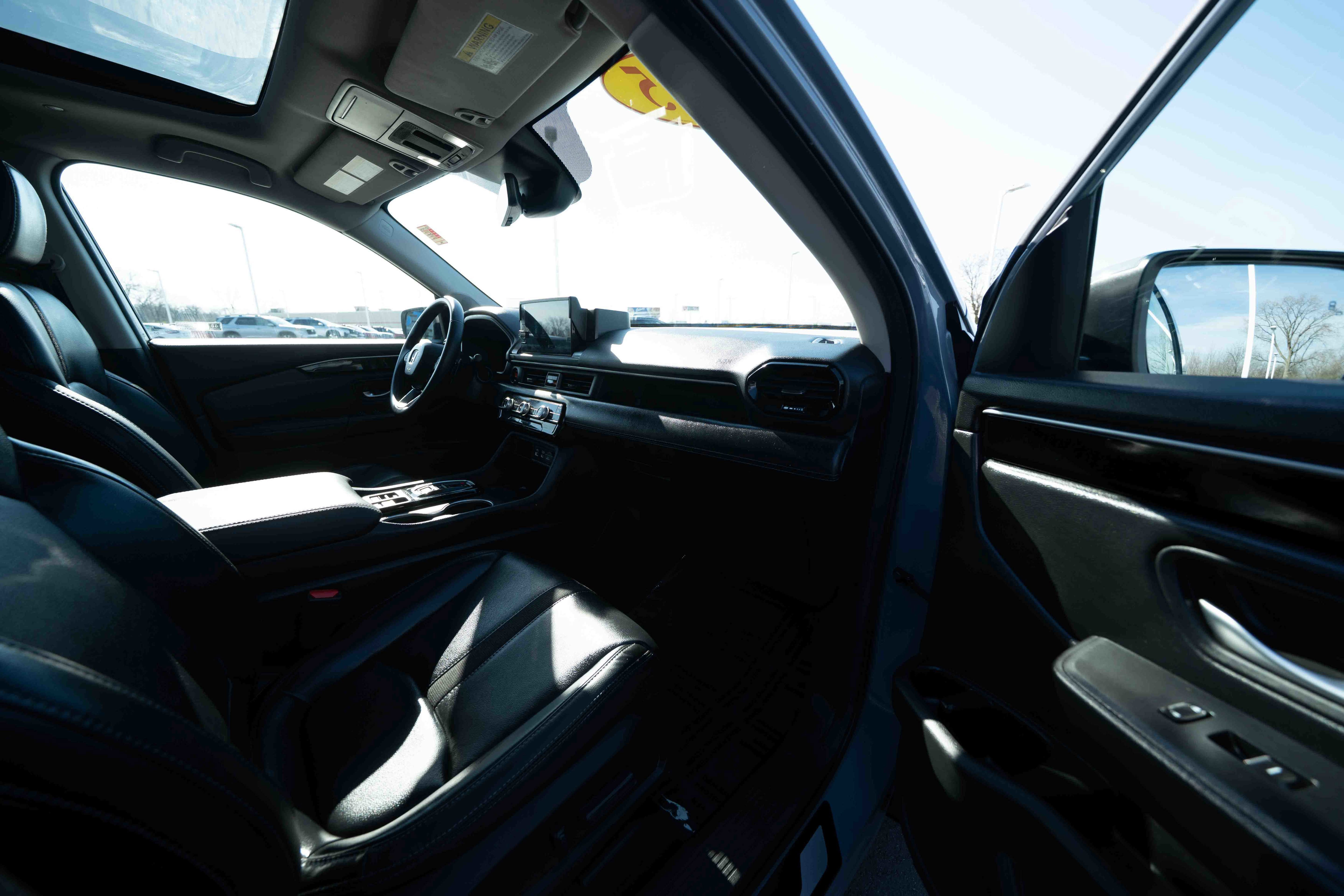 Used 2025 Honda Pilot Touring image 26