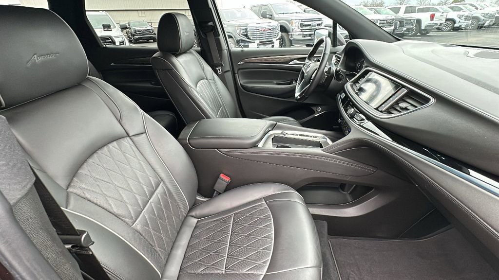 Used 2022 Buick Enclave Avenir w/ Avenir Technology Package image 15