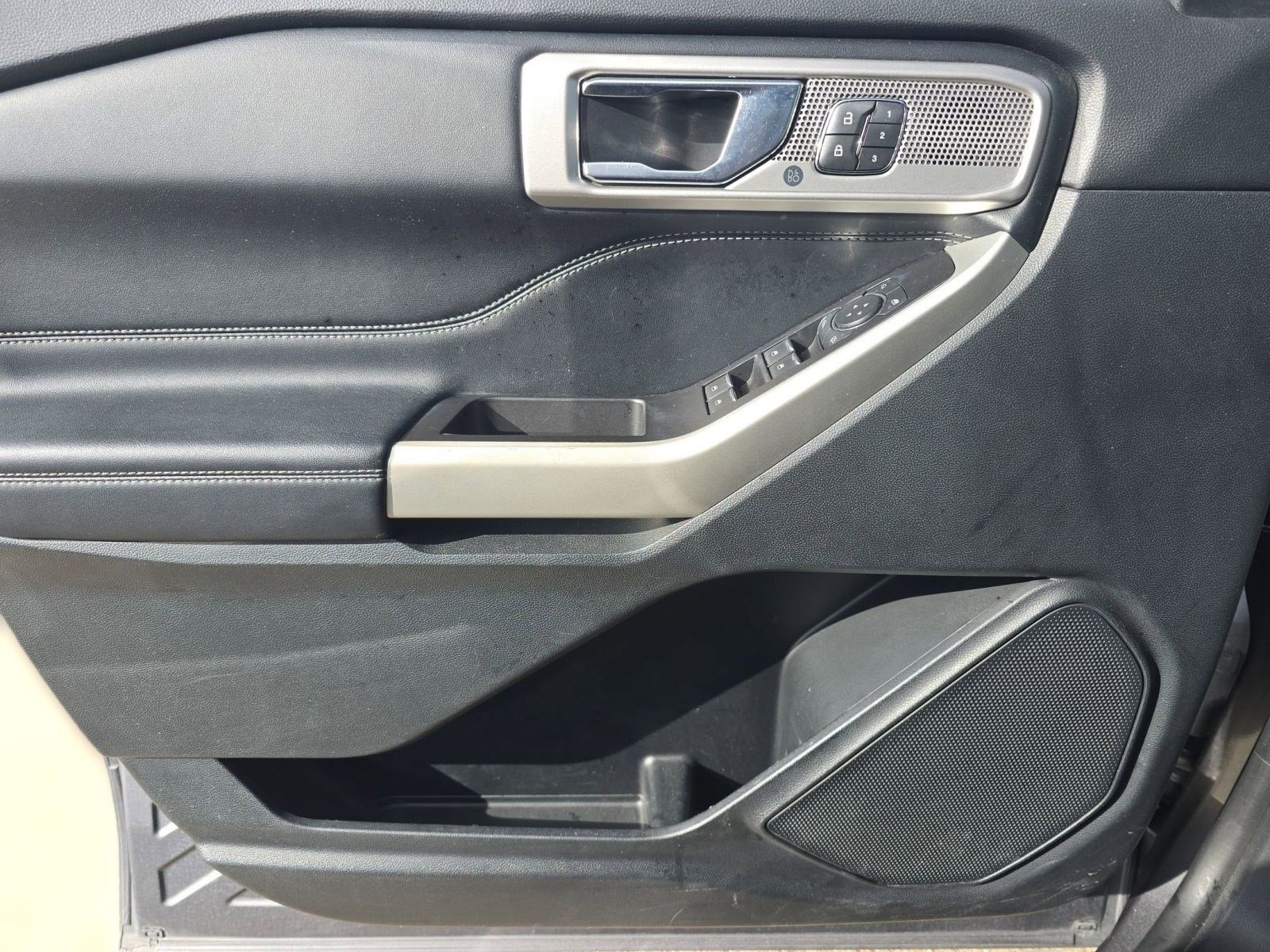 Used 2021 Ford Explorer Limited w/ Equipment Group 301A image 10