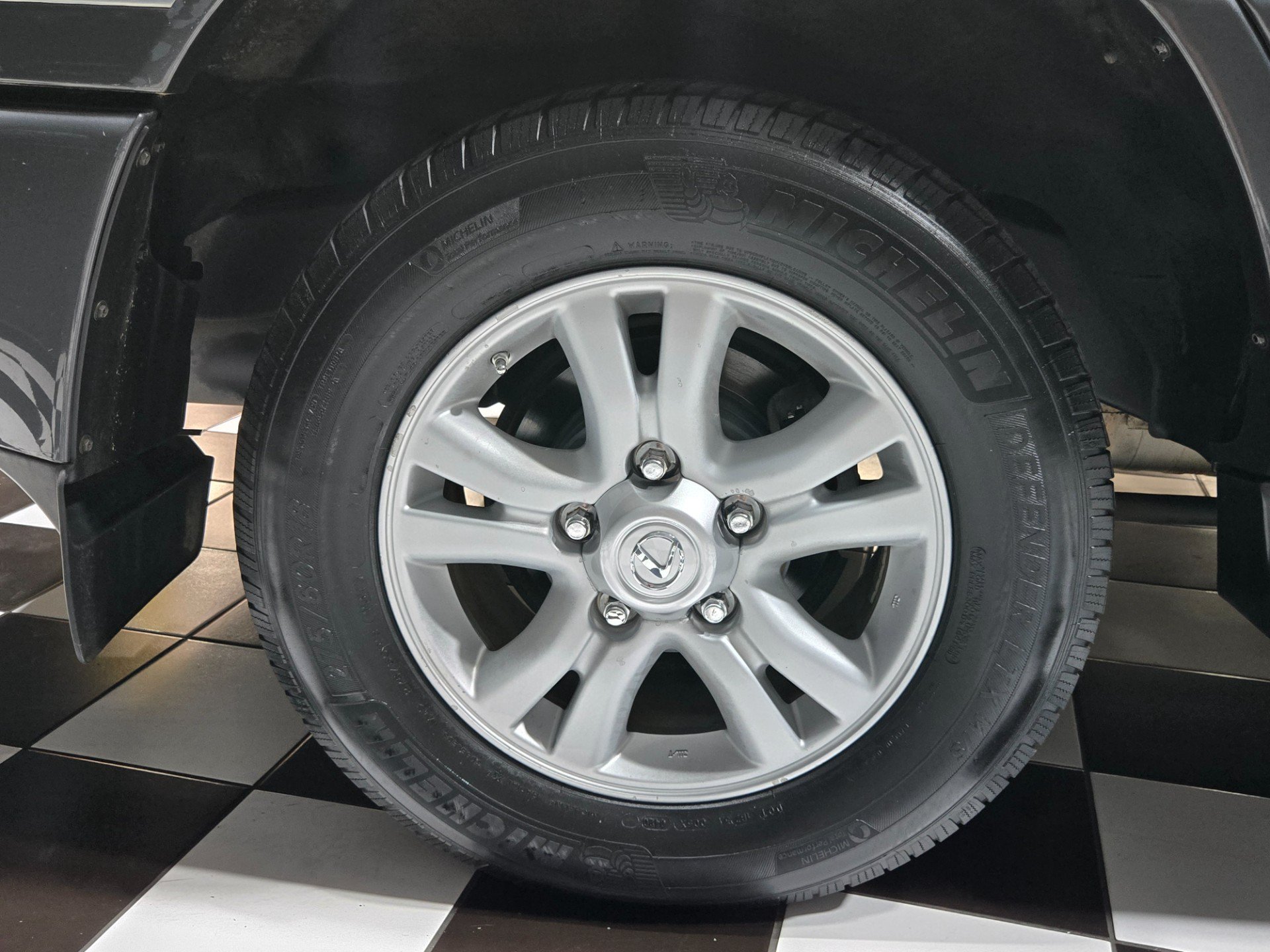 Used 2006 Lexus LX 470 4WD image 30