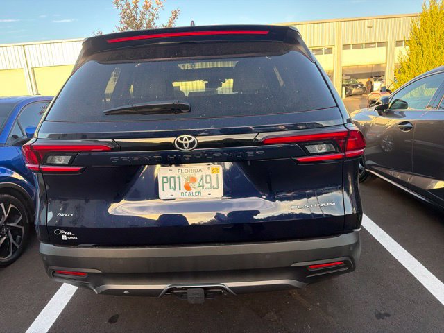 Used 2025 Toyota Grand Highlander AWD image 13