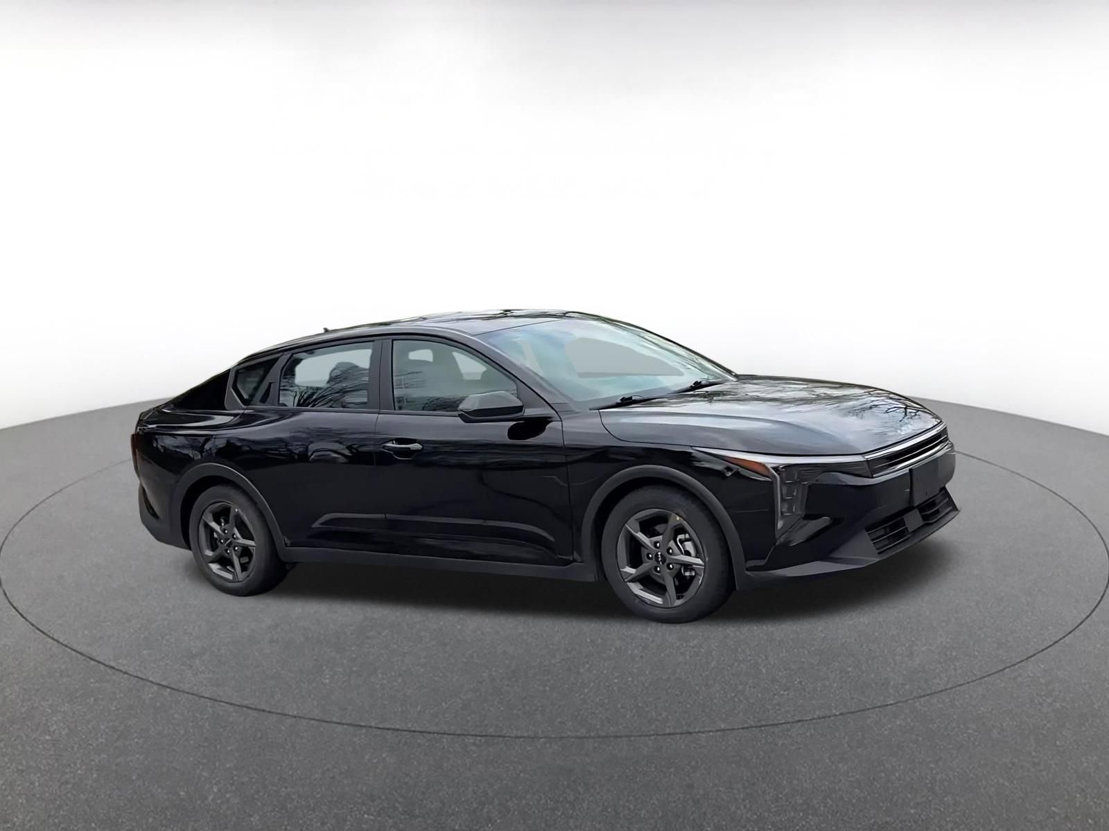 Used 2025 Kia K4 FWD image 2