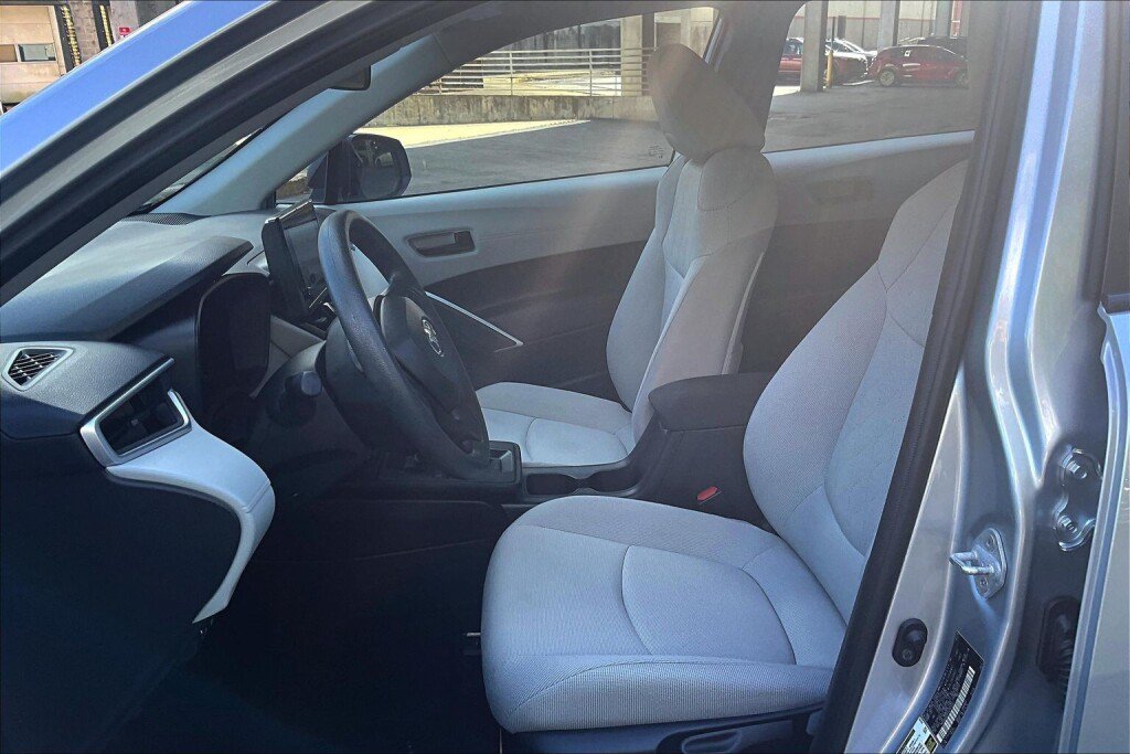Used 2026 Toyota Corolla Cross L FWD image 14