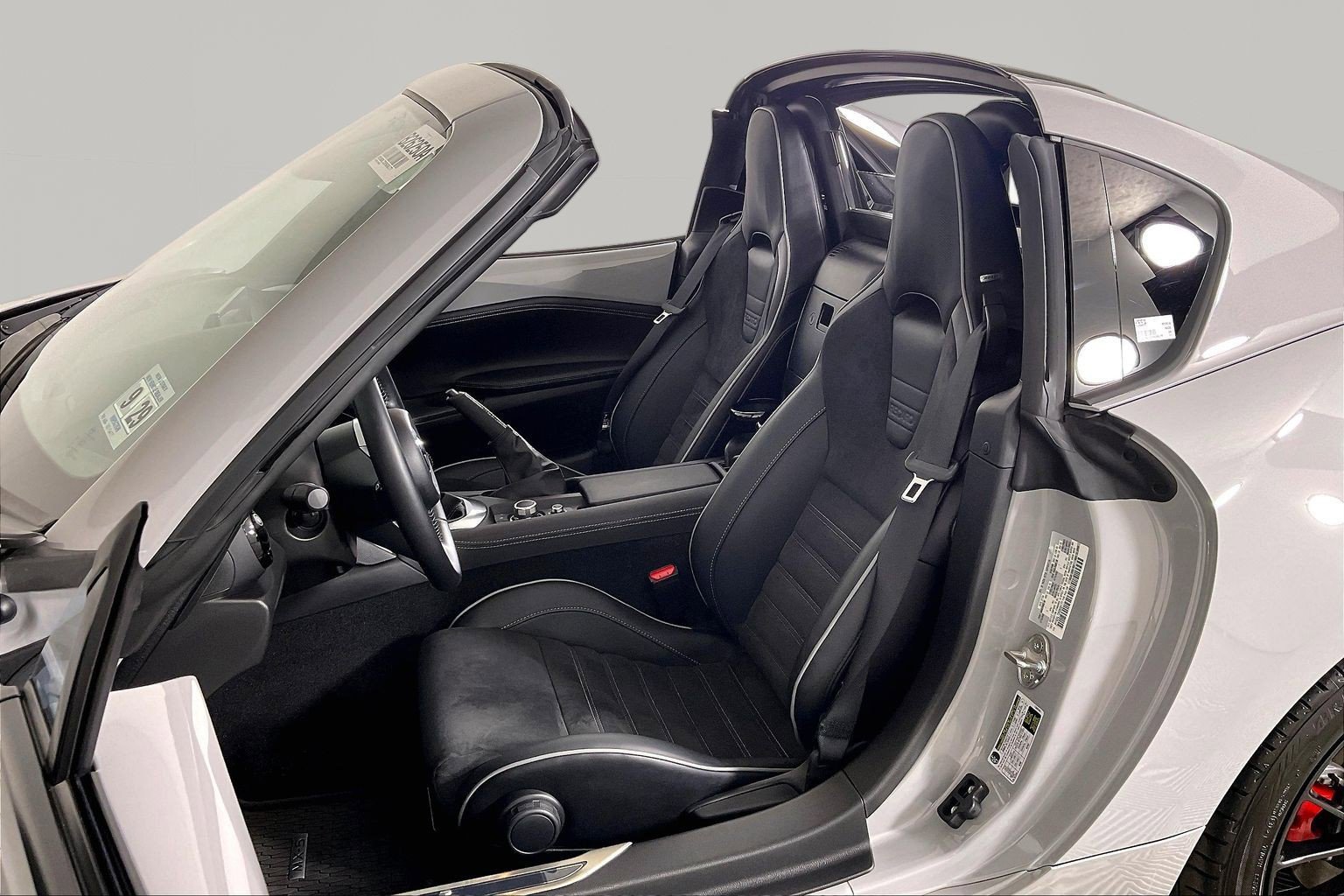 Used 2024 MAZDA MX-5 Miata RF Club w/ Interior Package RWD image 23