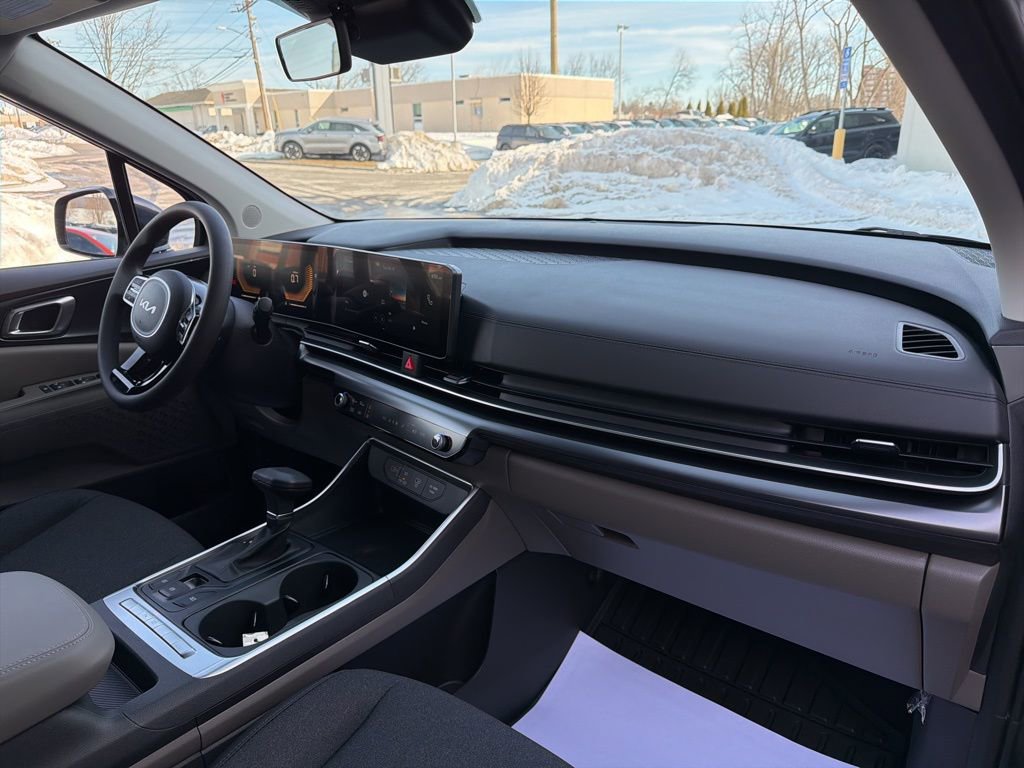 New 2026 Kia Carnival LX FWD image 14
