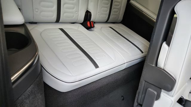 Used 2024 Rivian R1S Adventure image 30