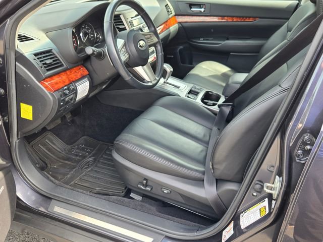 Used 2010 Subaru Outback 2.5i Limited AWD/4WD image 12