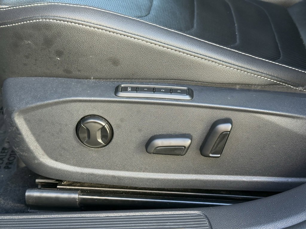 Used 2020 Volkswagen Jetta SEL Premium image 11