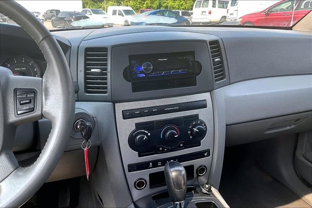 Used 2005 Jeep Grand Cherokee Laredo AWD/4WD image 6