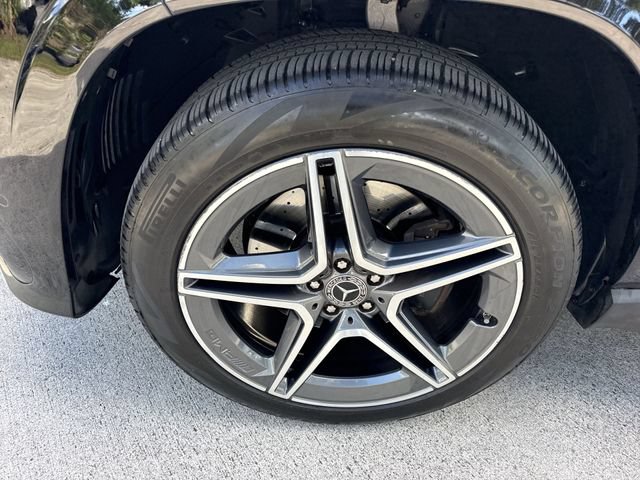 Used 2024 Mercedes-Benz GLS 450 4MATIC image 10