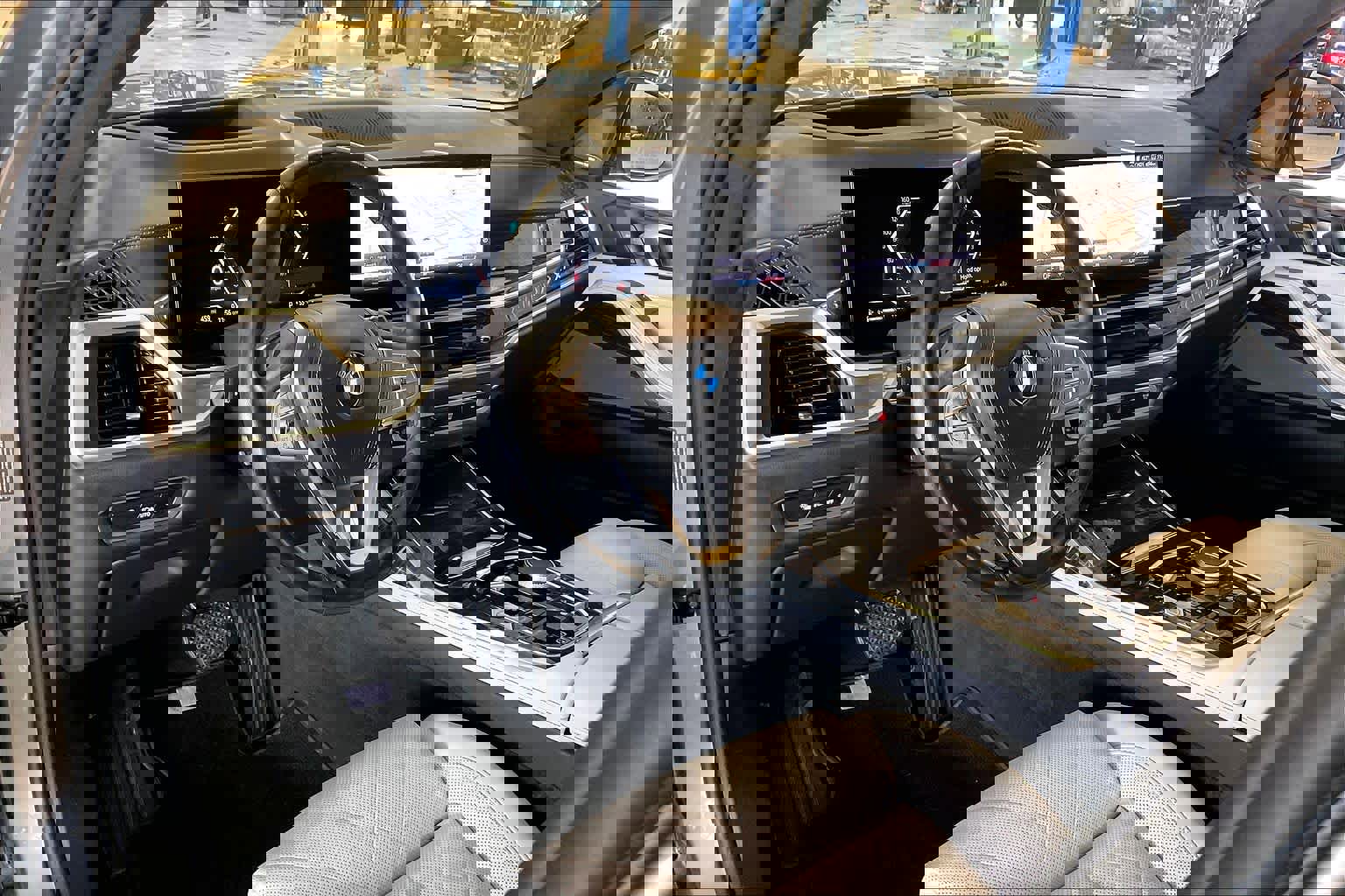 Used 2024 BMW X7 xDrive40i image 17