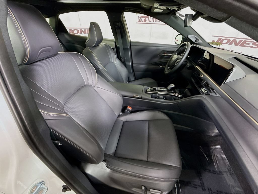 Certified 2026 Toyota Crown AWD/4WD image 33