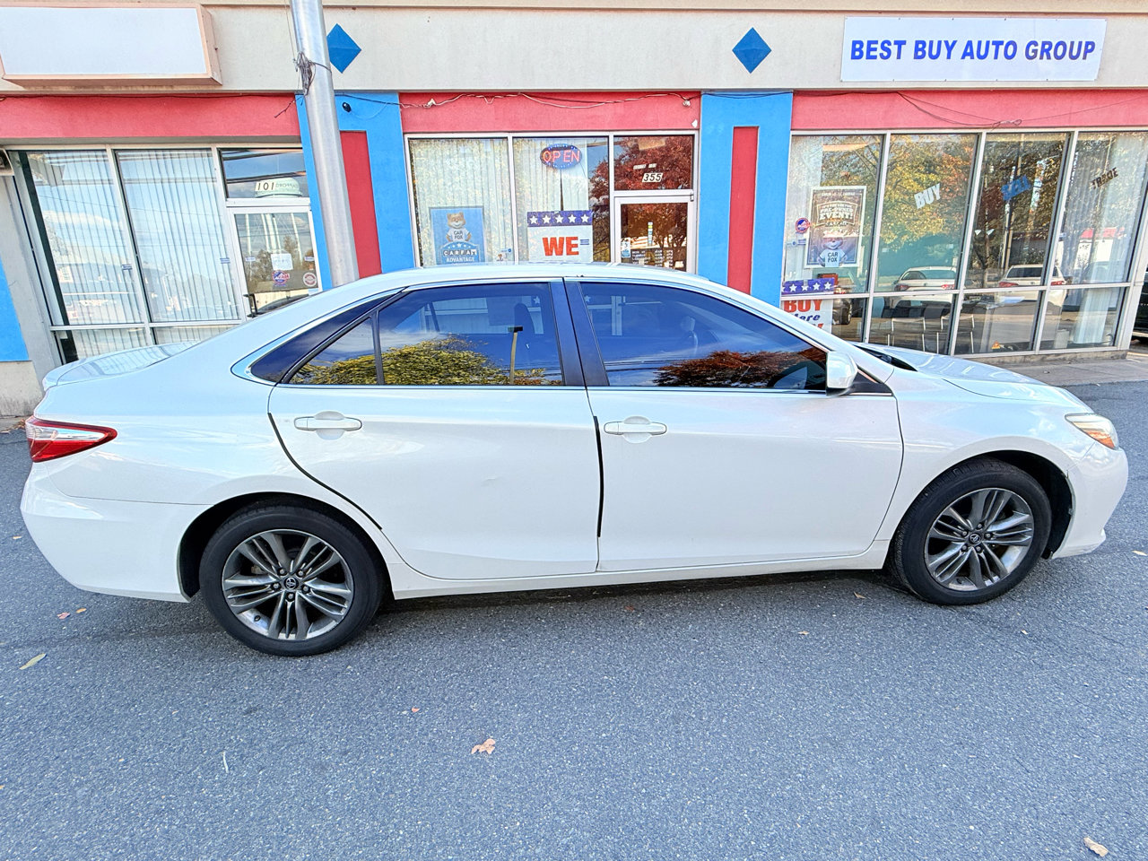Used 2017 Toyota Camry SE image 10