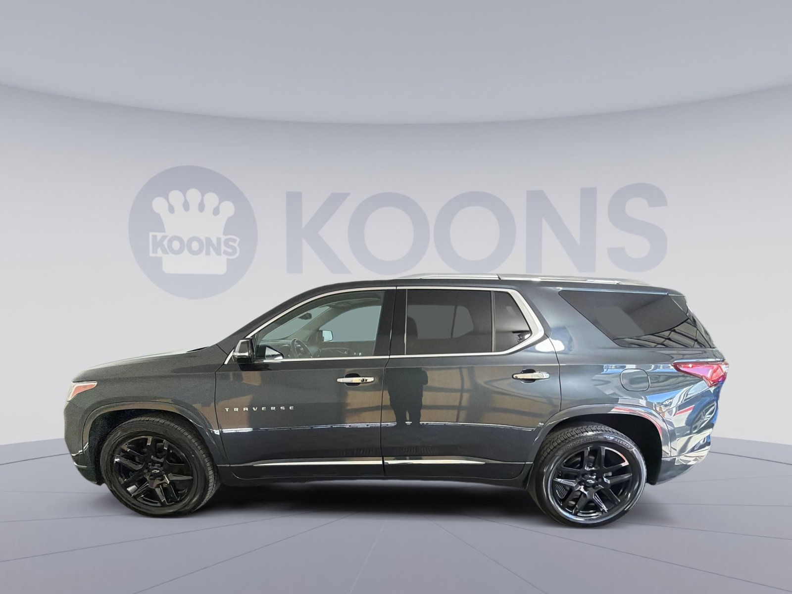 Used 2019 Chevrolet Traverse Premier image 2