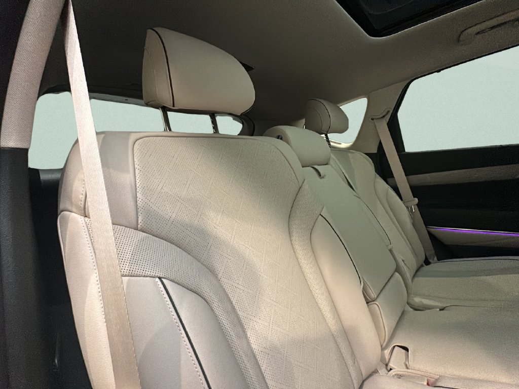 Certified 2025 Genesis GV80 2.5T Prestige AWD/4WD image 17