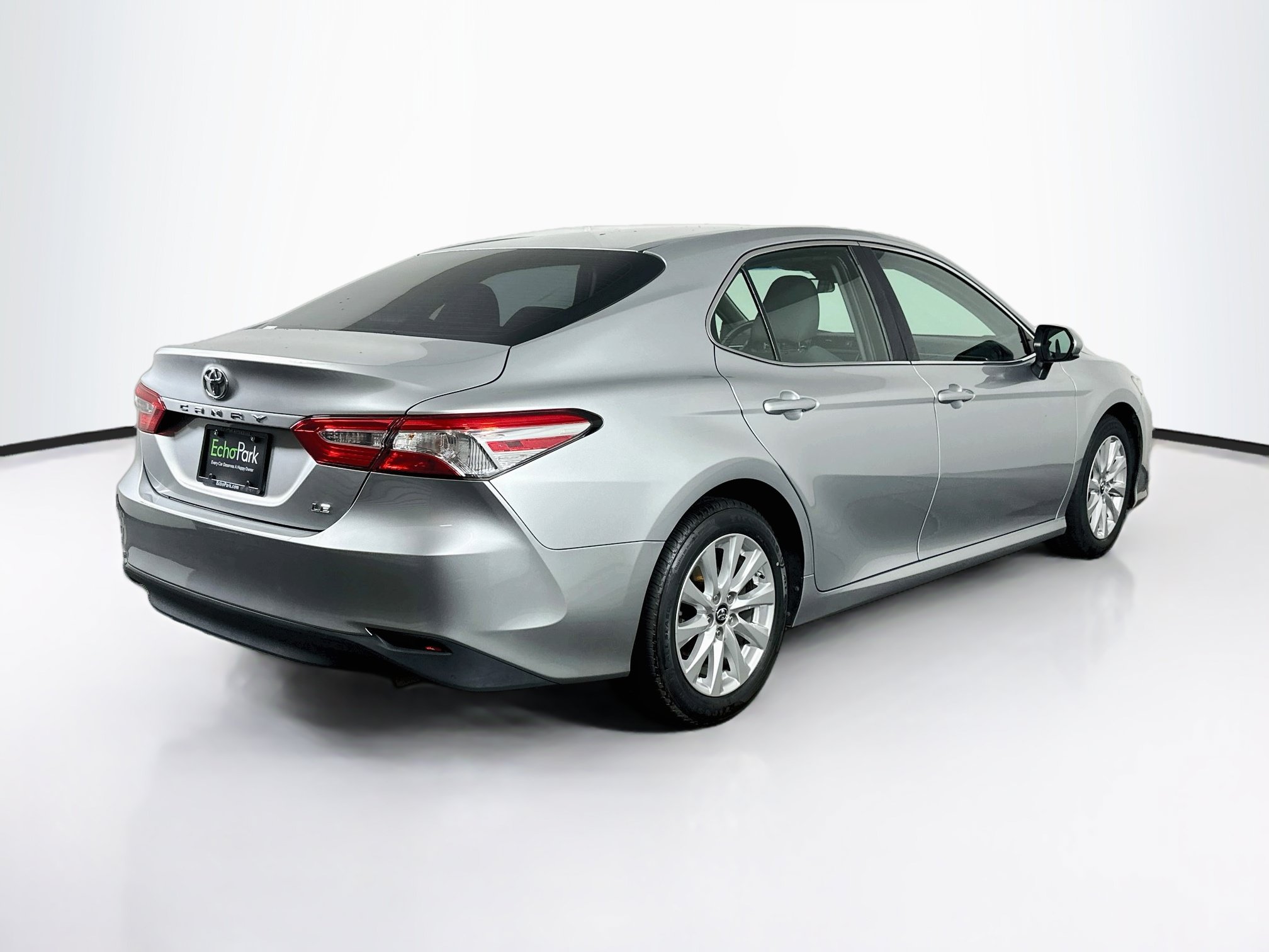 Used 2018 Toyota Camry LE FWD image 9