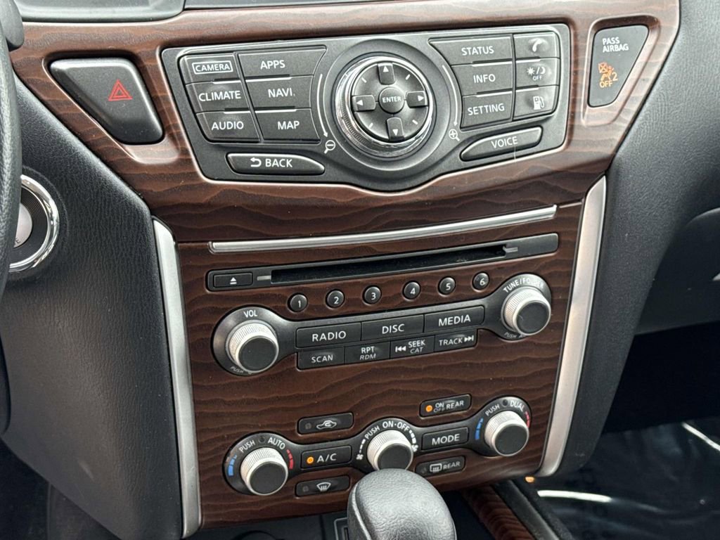 Used 2018 Nissan Pathfinder Platinum AWD/4WD image 34