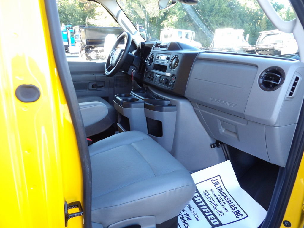 Used 2022 Ford E-350 and Econoline 350 Super Duty RWD image 26