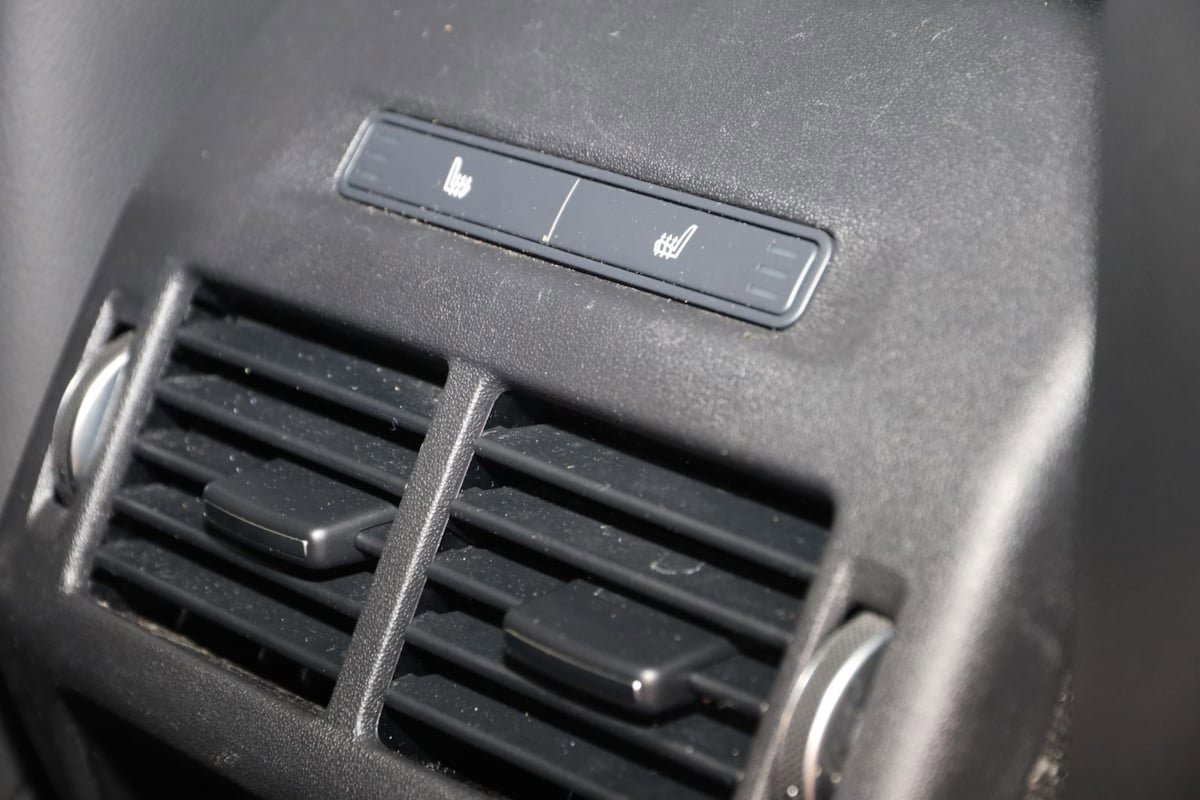 Used 2024 Land Rover Discovery Sport Dynamic SE AWD/4WD image 15