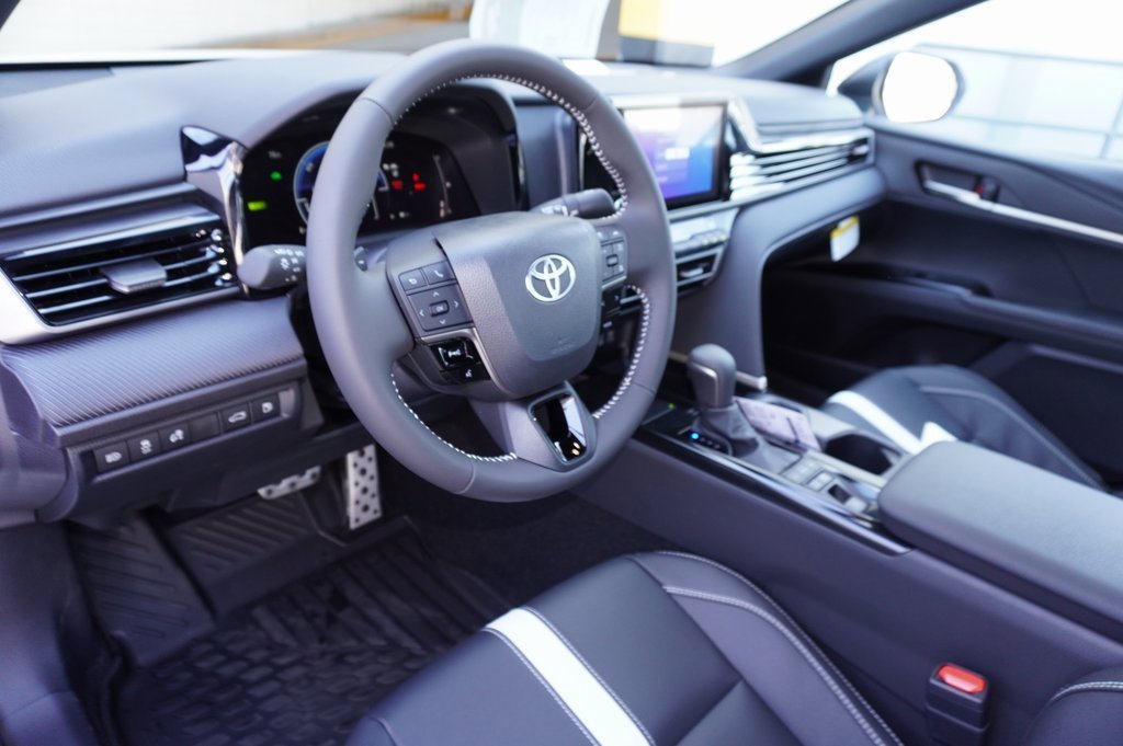 New 2026 Toyota Camry Hybrid image 8