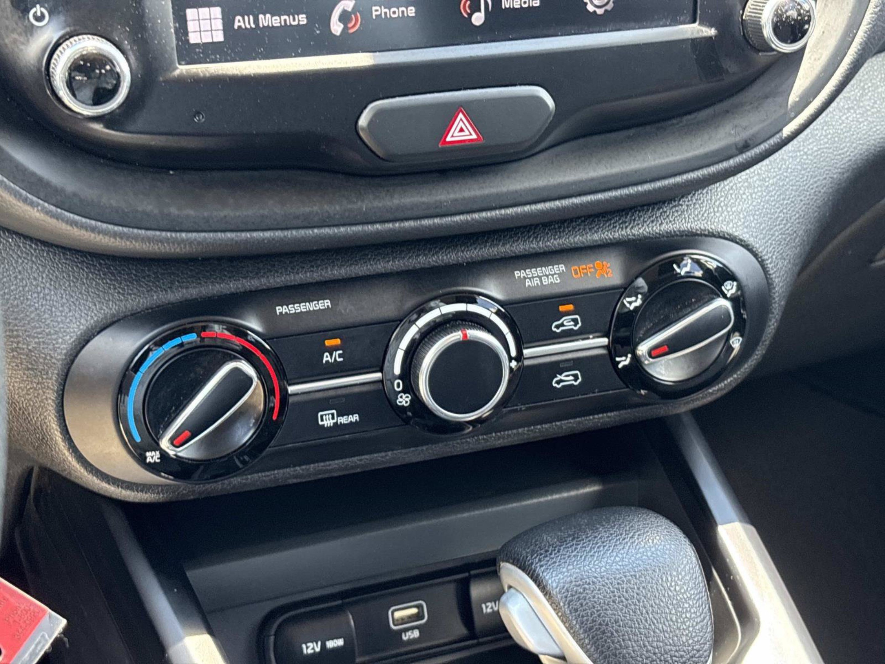 Used 2023 Kia Soul LX w/ LX Technology Package FWD image 29
