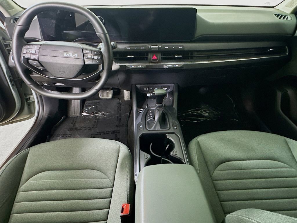 Used 2025 Kia K4 EX image 15