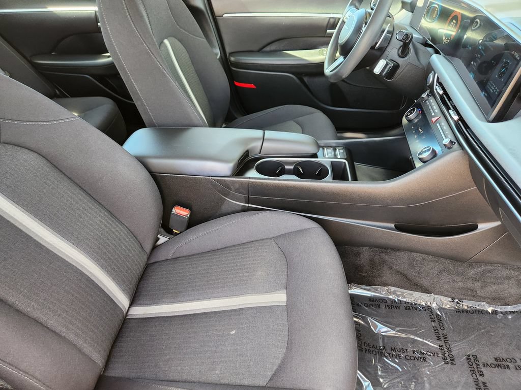 Used 2025 Hyundai Sonata SEL FWD image 5