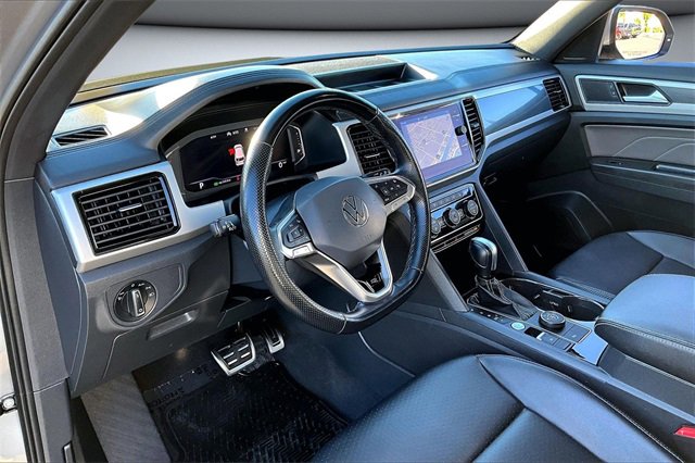 Used 2022 Volkswagen Atlas Cross Sport SEL R-Line image 17
