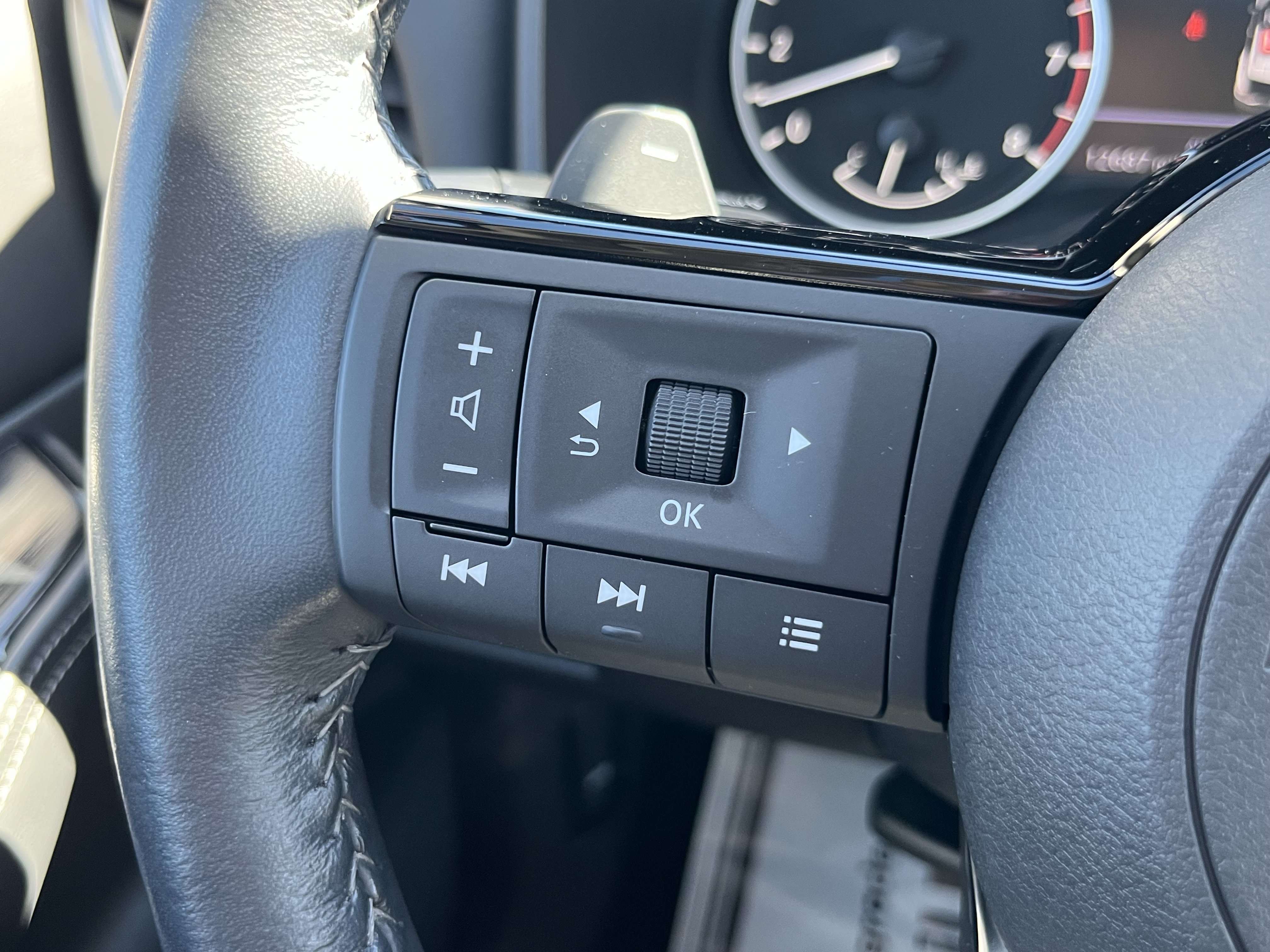 Used 2023 Nissan Rogue SL w/ SL Premium Package AWD/4WD image 27