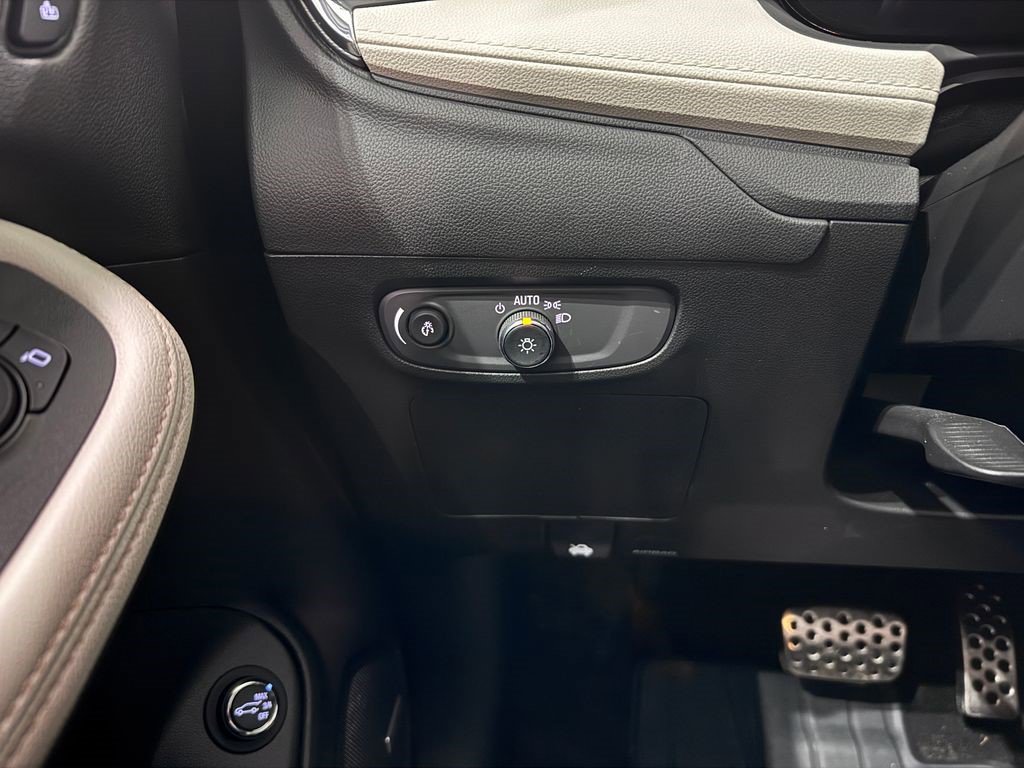 Certified 2025 Buick Encore GX Avenir w/ Avenir Convenience Package image 25