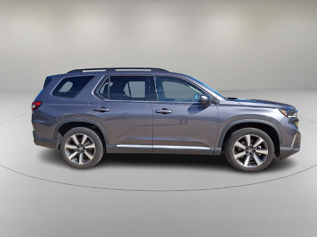 Used 2024 Honda Pilot Touring image 7