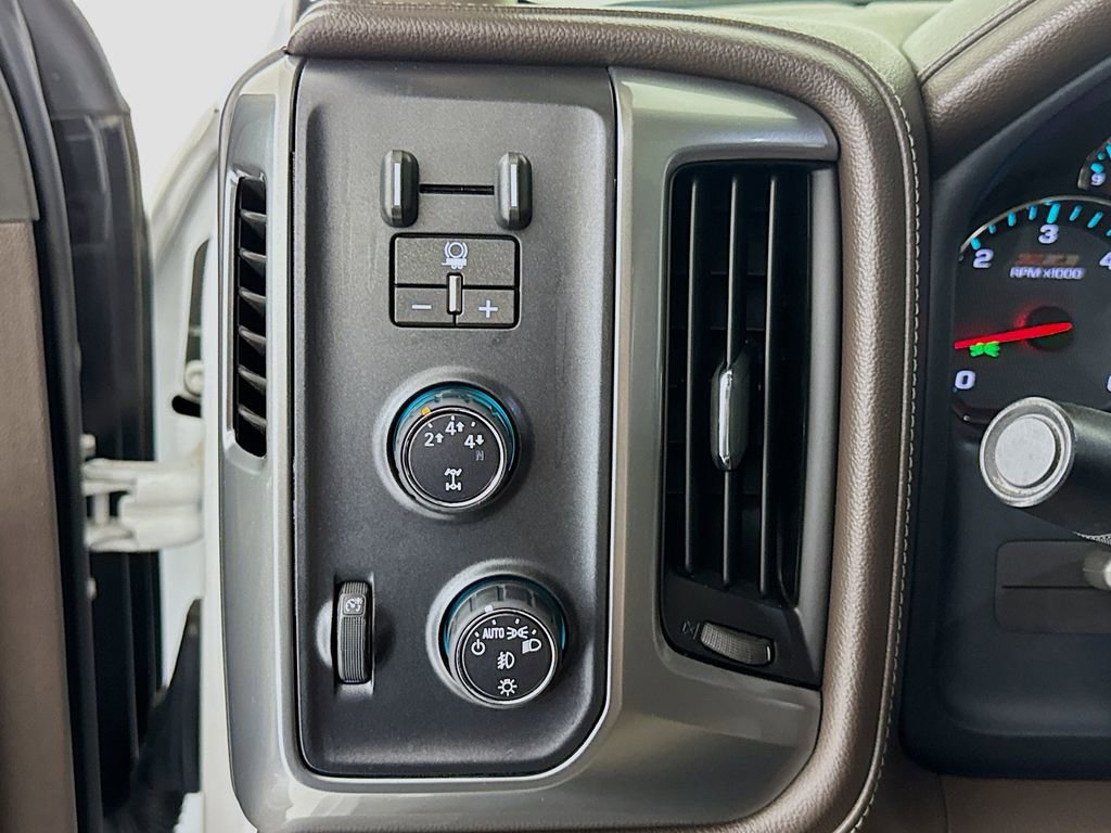 Used 2015 Chevrolet Silverado 2500 LTZ w/ LTZ Plus Package AWD/4WD image 10