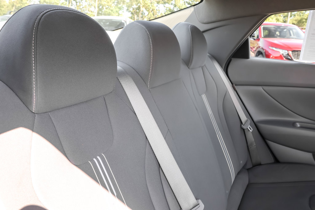 Certified 2024 Hyundai Elantra SEL FWD image 33