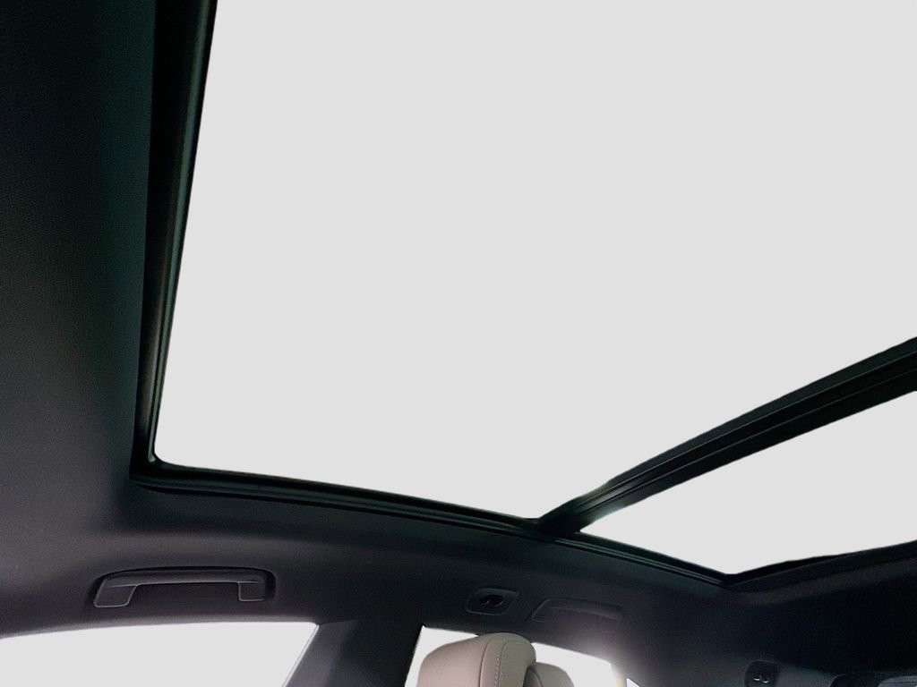 Used 2025 Porsche Macan 4S Electric image 14